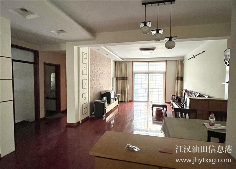 向陽油建小區(qū)精裝三居室出售?。?！