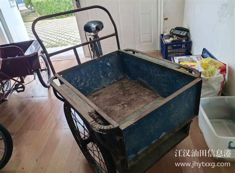 賣(mài)三輪車(chē)